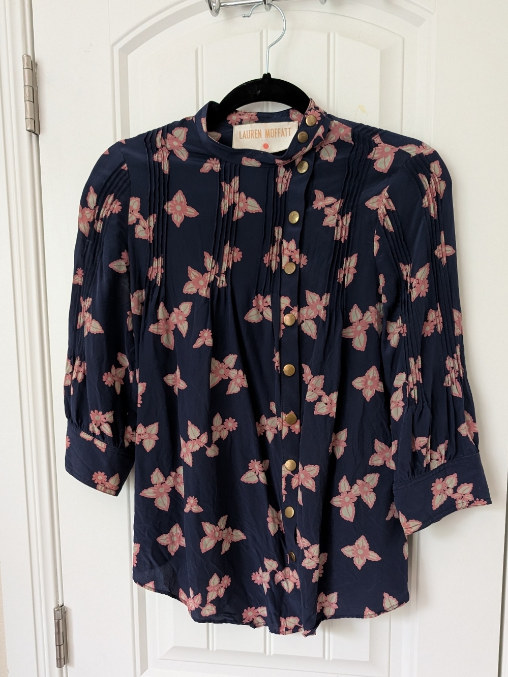 Lauren Moffat Silk Navy Floral Button-Front‎ Women's Top